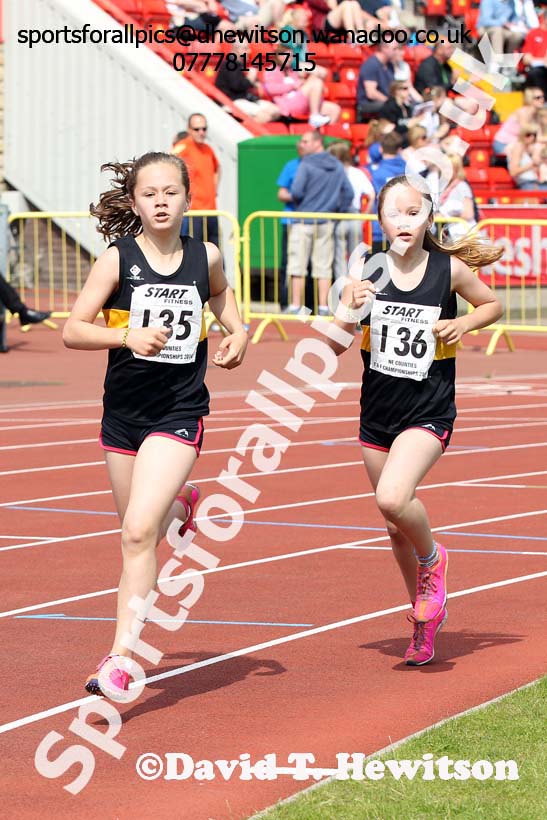 Under-13 girls 1500 metres at the North Eastern Championships, Gateshead International Stadium.  Photos: David T. Hewitson/Sports for All Pics